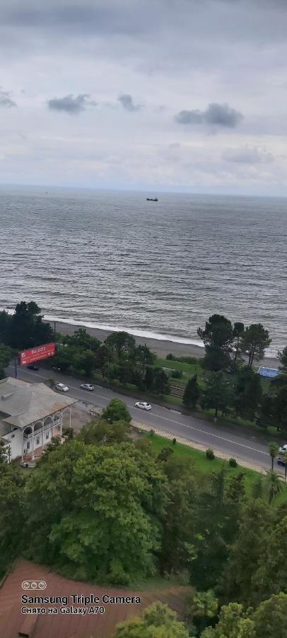 Аппартаменты С Двумя Балконами На Море И Горы Makhinjauri Exterior foto